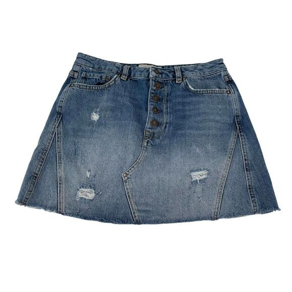 Free People Jean Skirt We The Free Denim Mini Distressed Size 29 Button Fly Boho - Picture 1 of 6